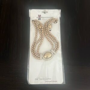 Necklace and earring set